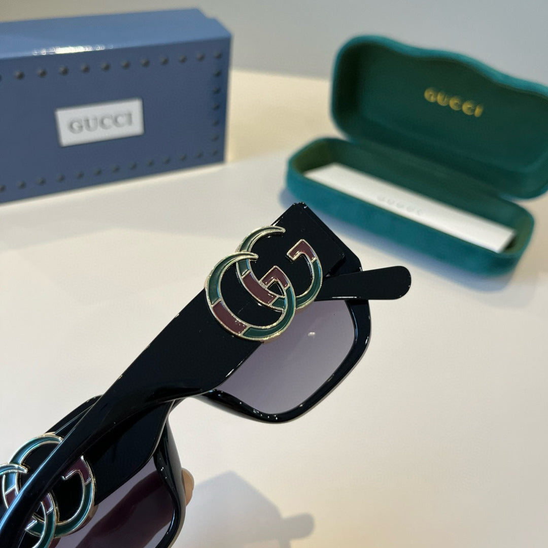 Gu**popular sunglasses among online influencers