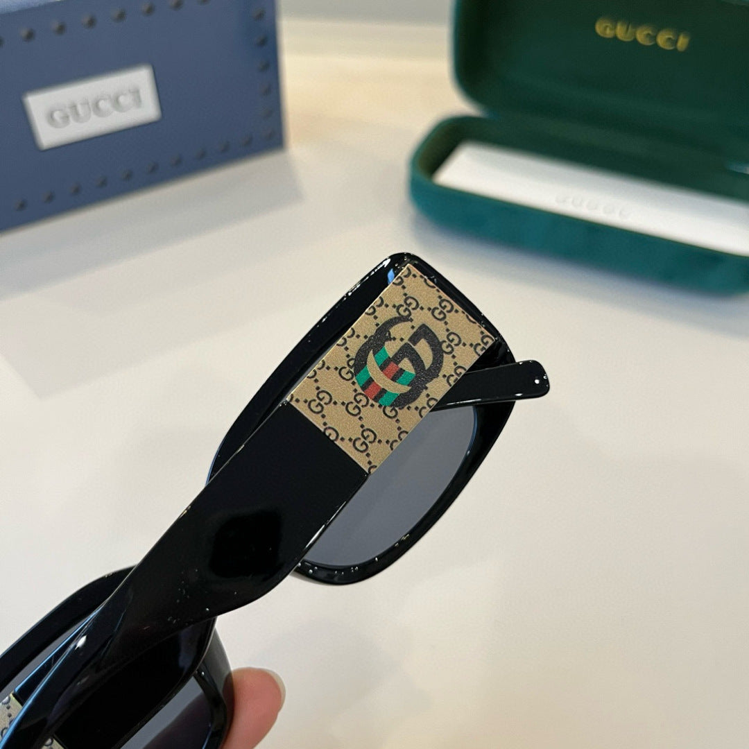 Gu**new oversized sunglasses