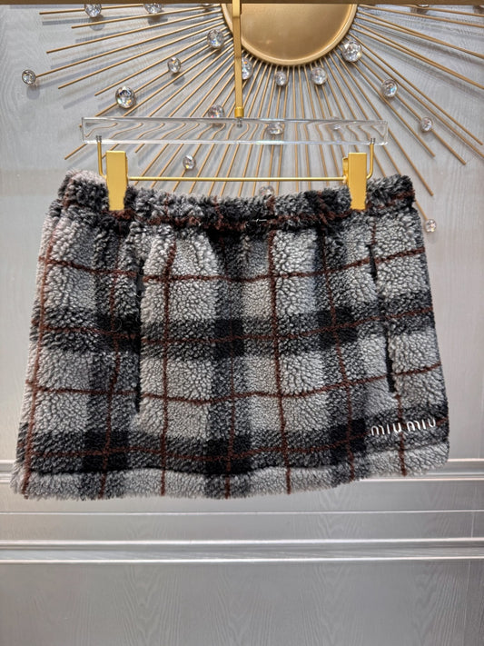 Mu**25fw new short skirt