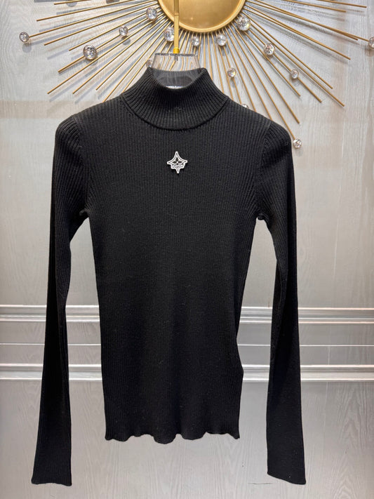 Lou**skiing series black turtleneck knit sweater