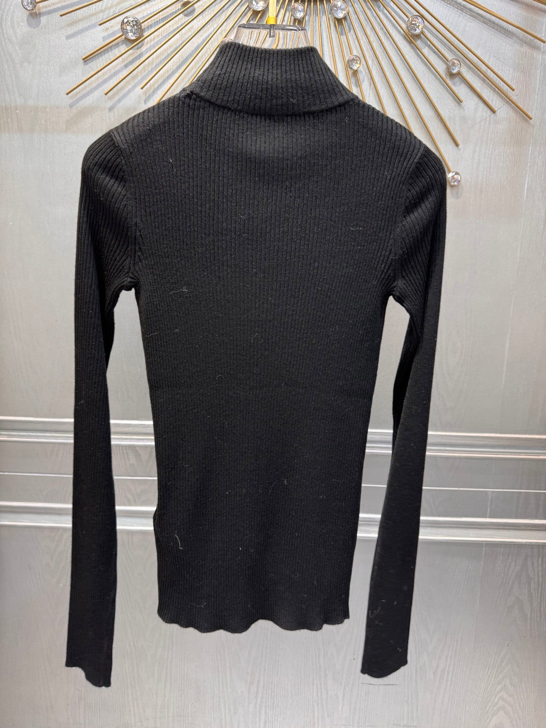 Lou**skiing series black turtleneck knit sweater