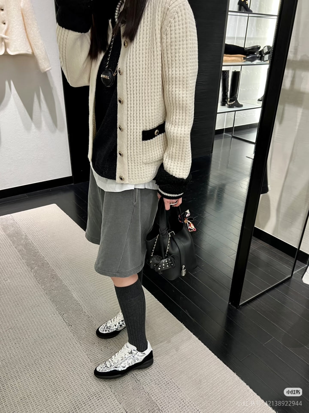 Cha**fw 25n ski-themed knit cardigan in black and white