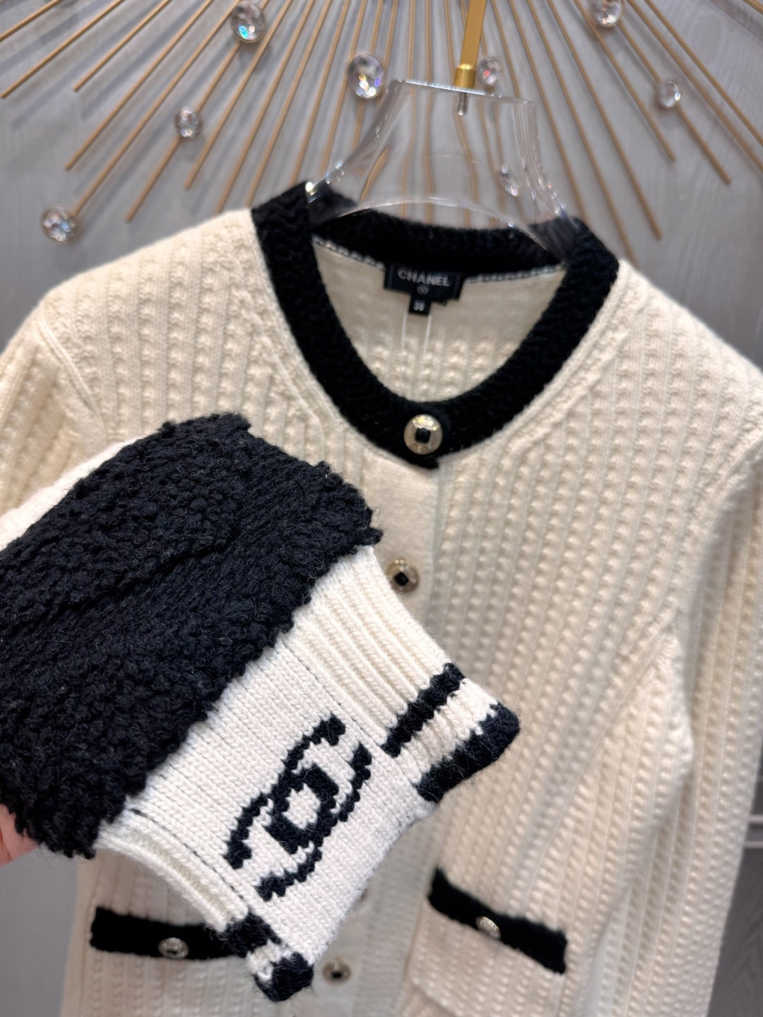 Cha**fw 25n ski-themed knit cardigan in black and white
