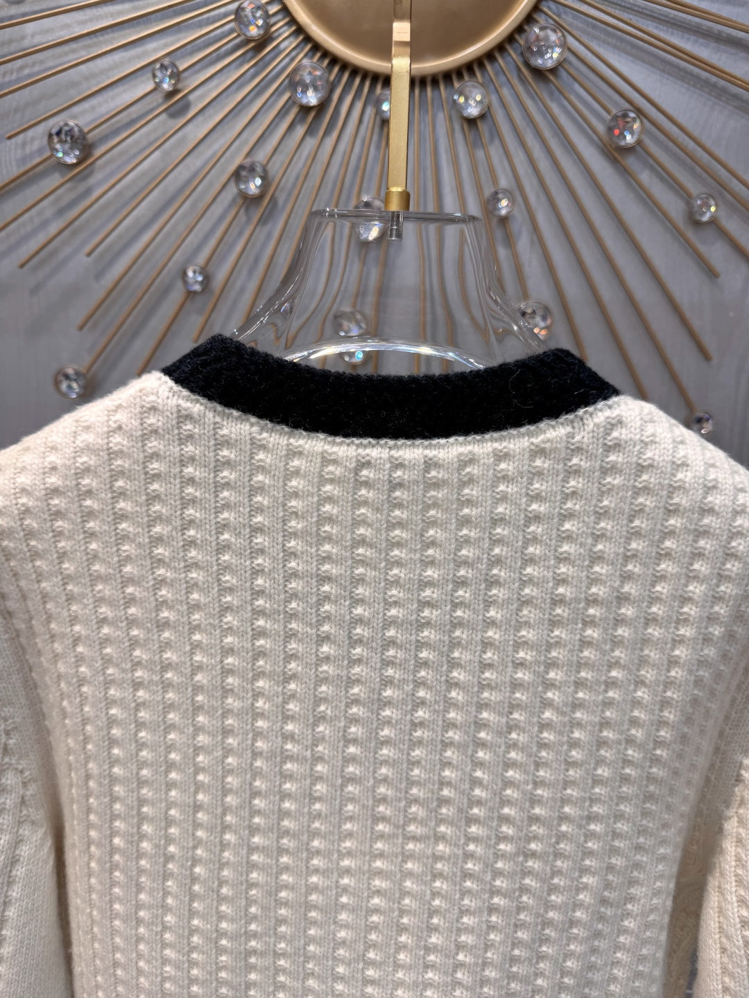 Cha**fw 25n ski-themed knit cardigan in black and white