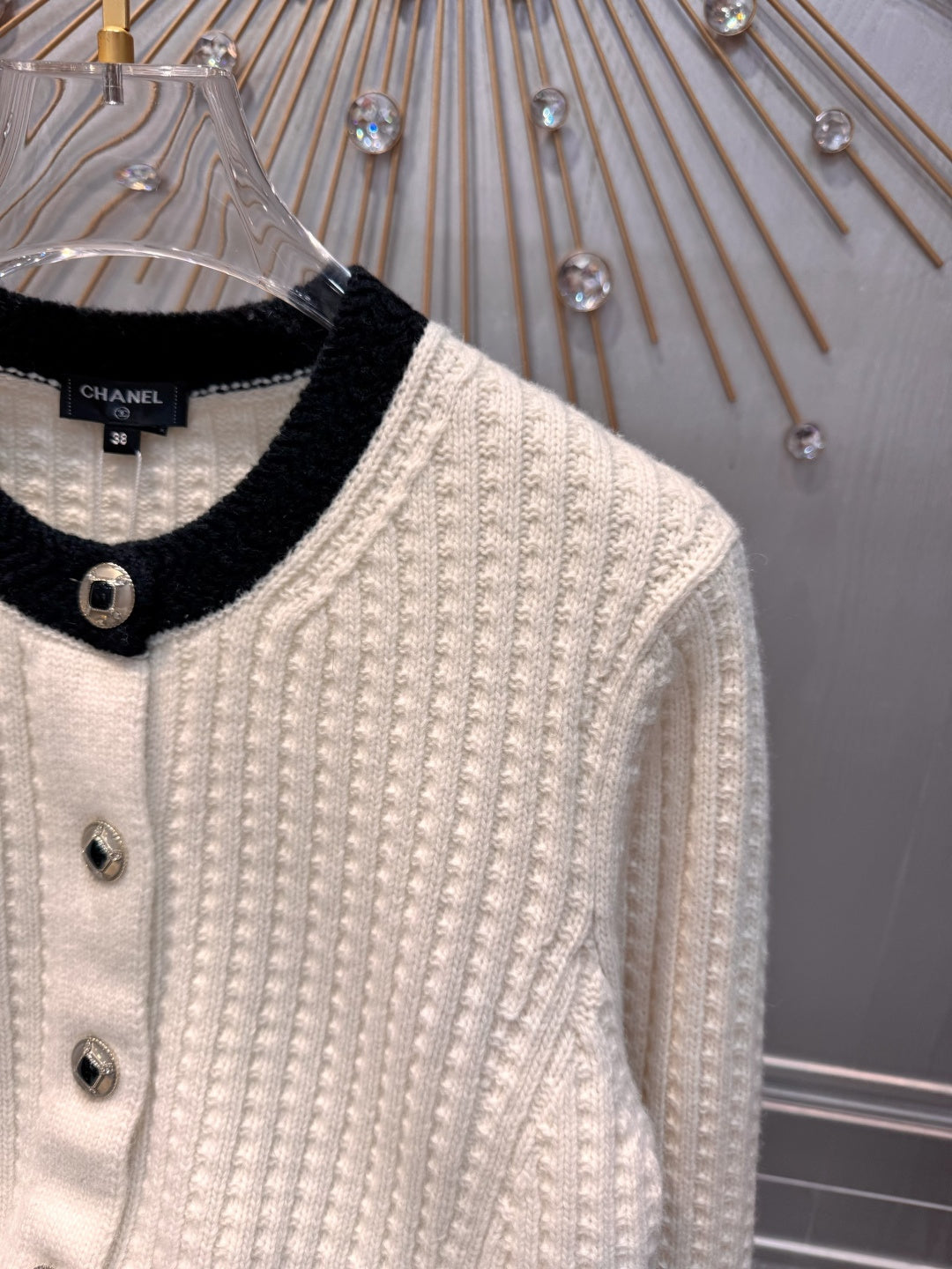 Cha**fw 25n ski-themed knit cardigan in black and white