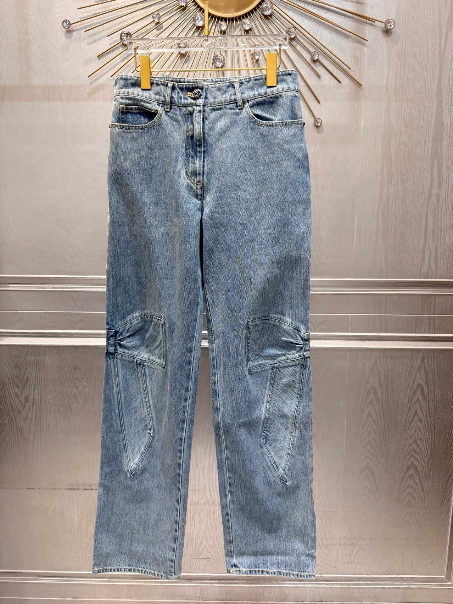 Cha**25K autumn/winter collection bow-tie jeans