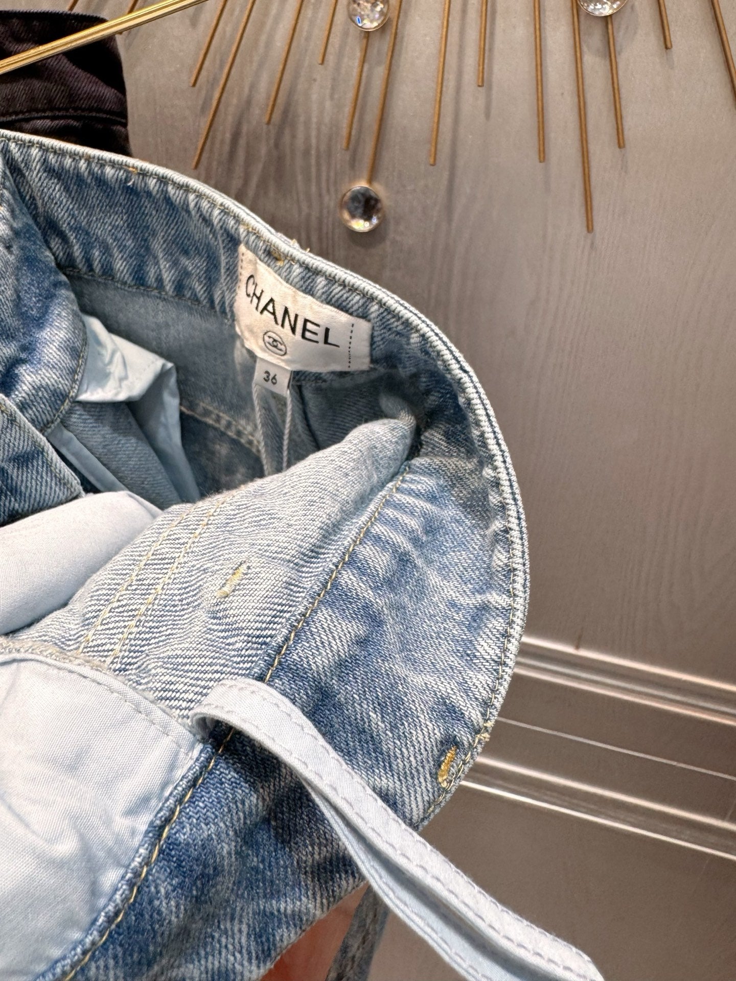 Cha**25K autumn/winter collection bow-tie jeans