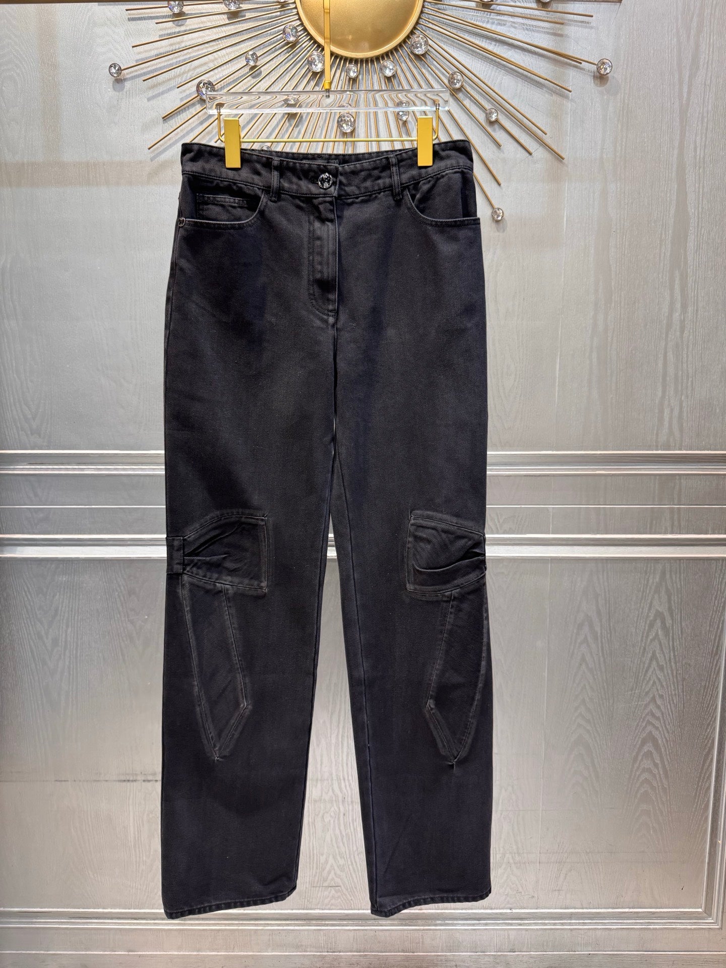 Cha**25K autumn/winter collection bow-tie jeans