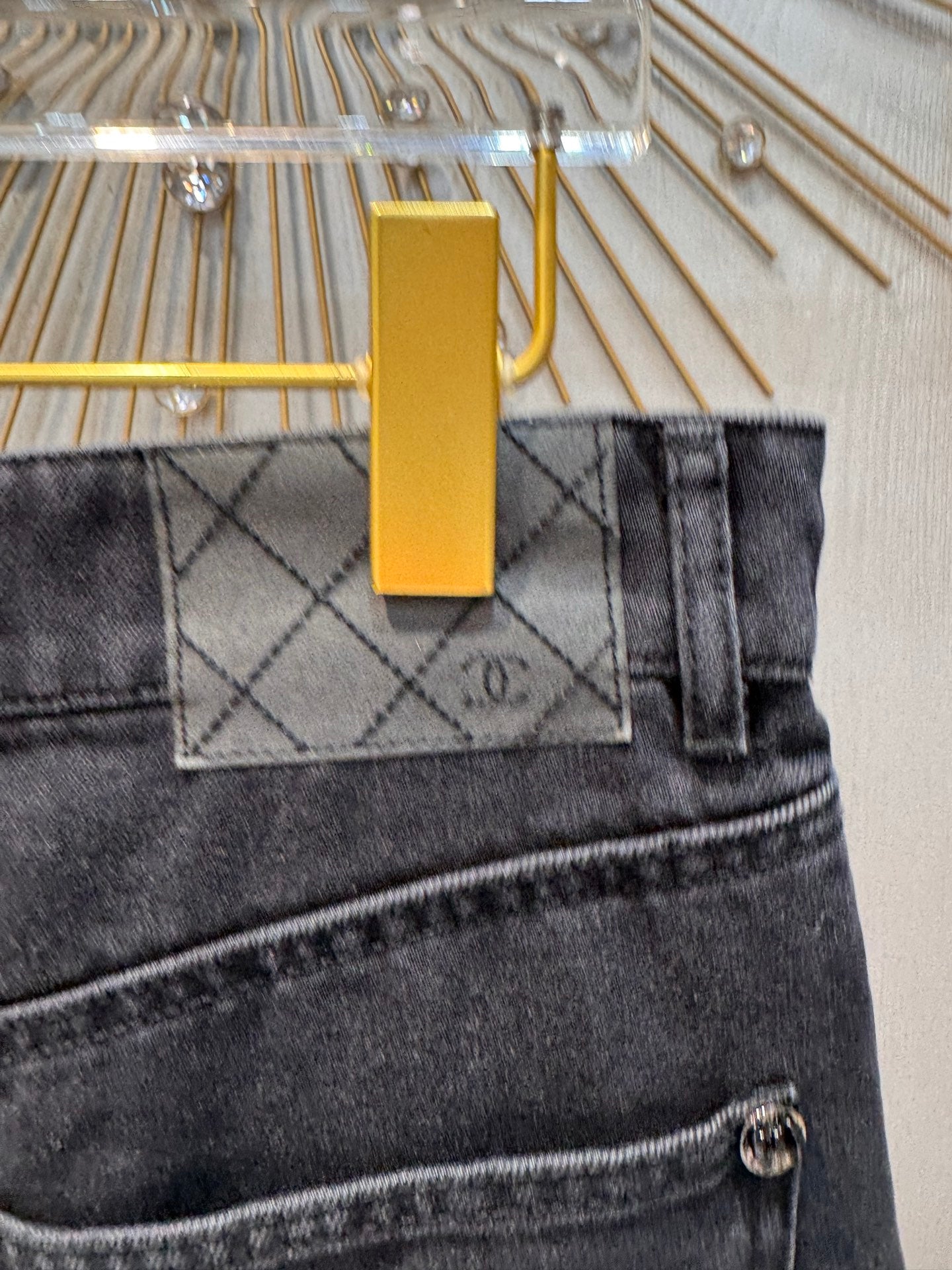 Cha**25K autumn/winter collection bow-tie jeans