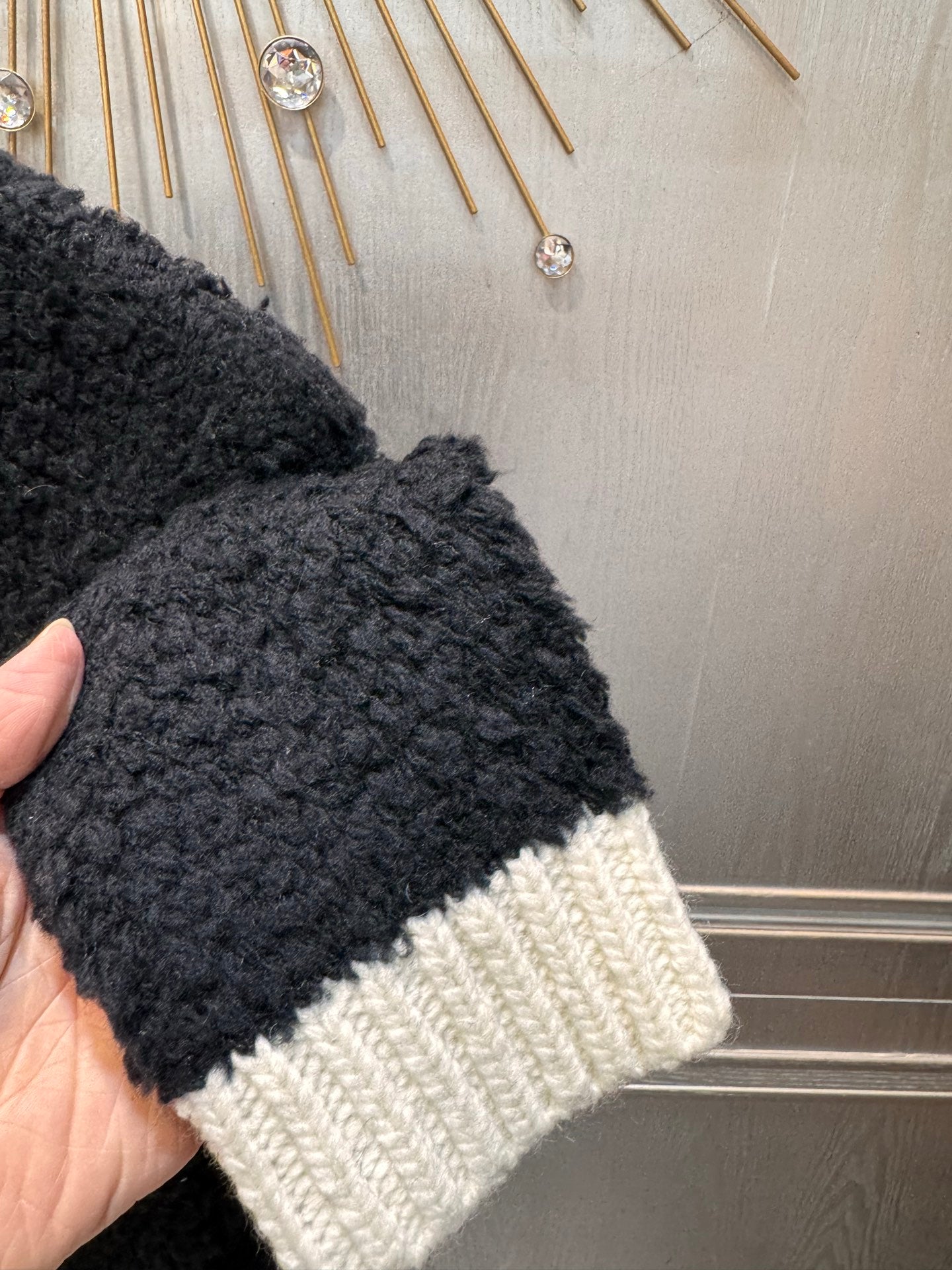 Cha**25fw new black and white teddy bear knit cardigan