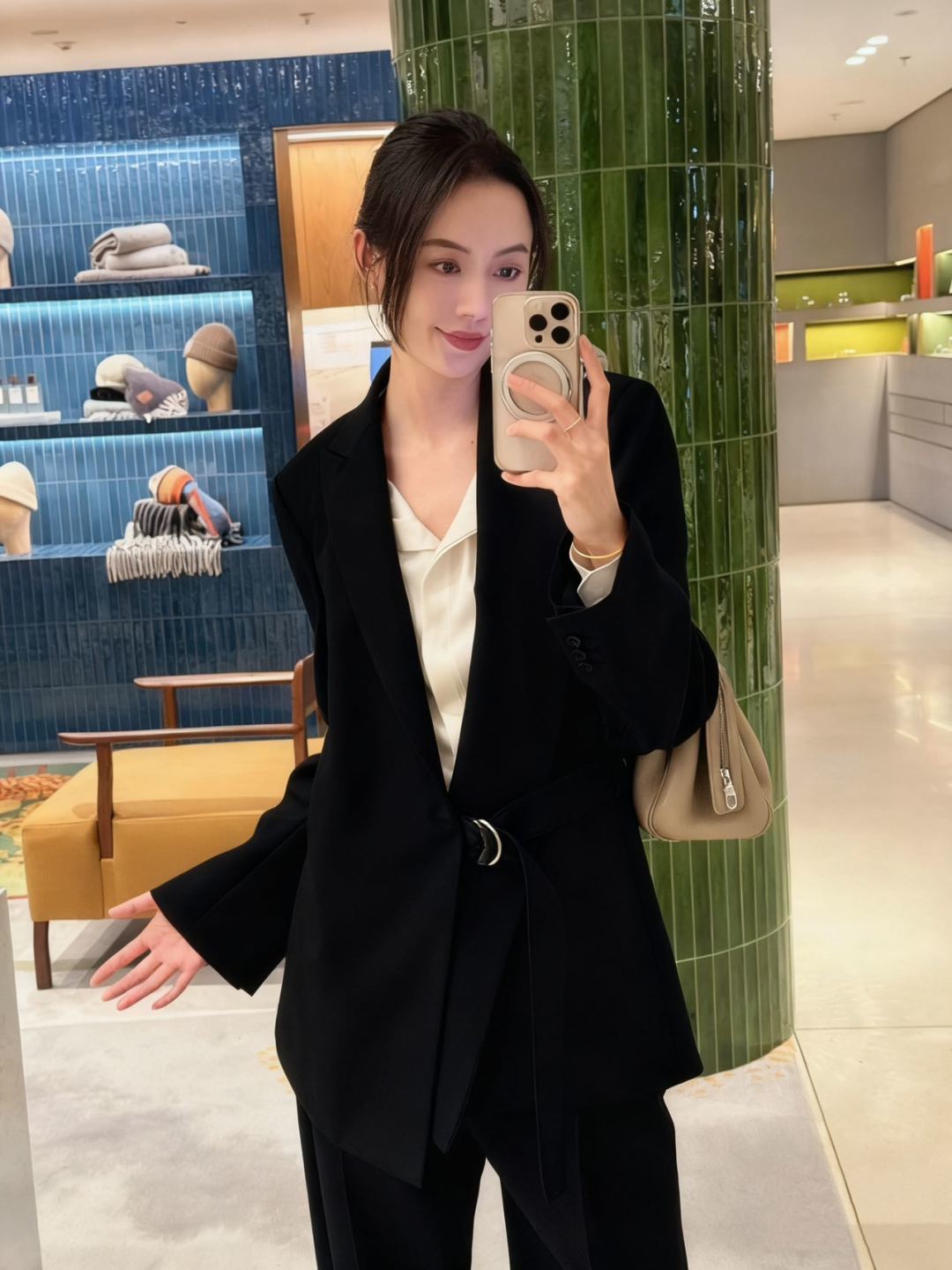 Loe** 25fw new black suit