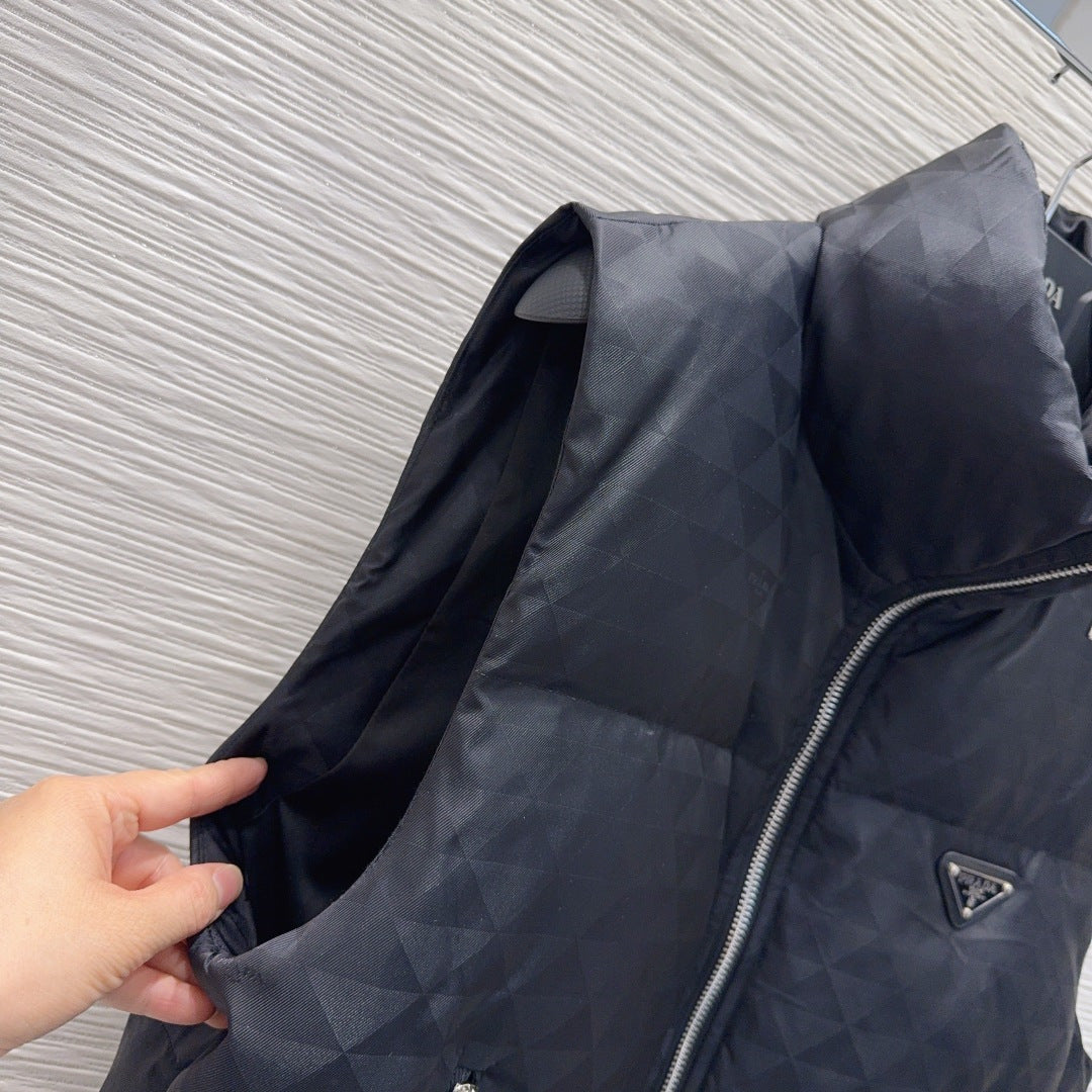 Pra**2025 autumn/winter new black vest