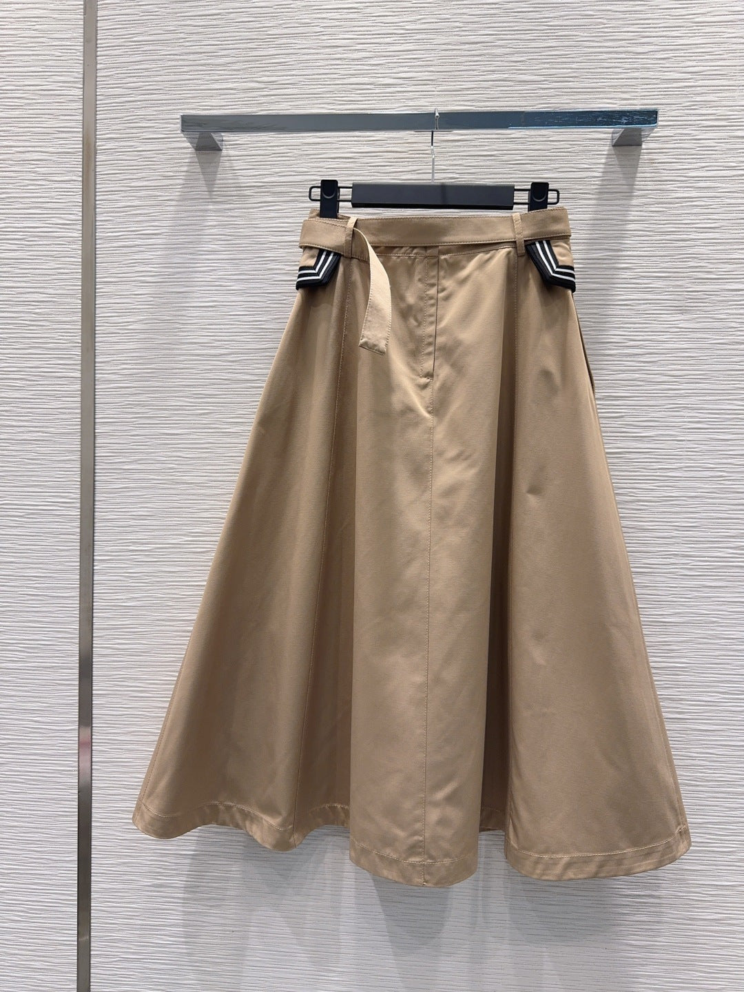 Cd 25fw high-waisted A-line skirt with perforated belt