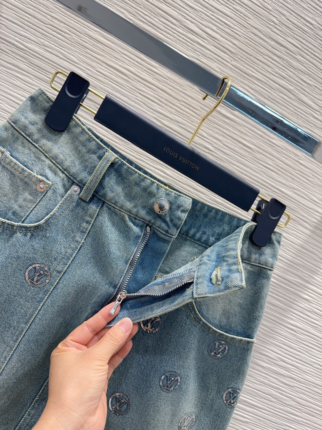 Loe 25fw embroidered sequined denim series