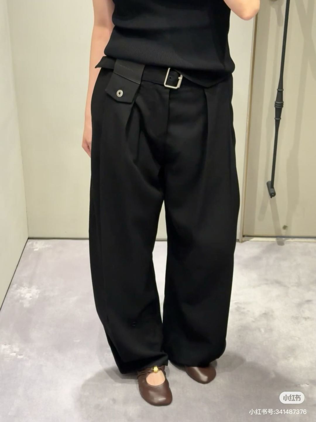 Loe**25fw new style trousers