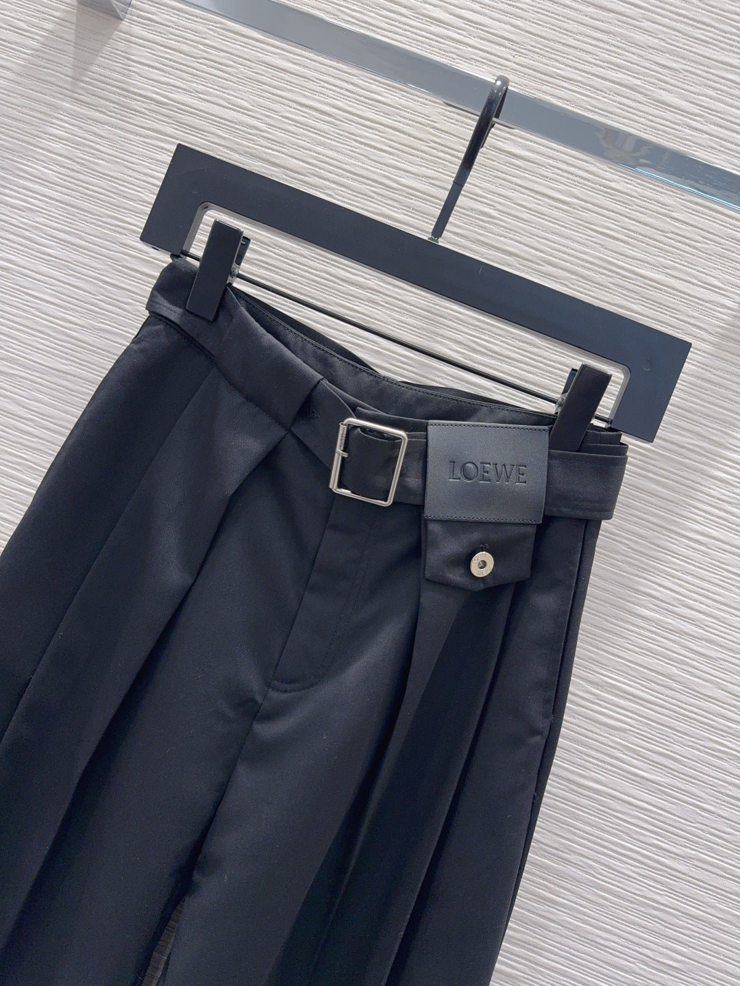 Loe**25fw new style trousers