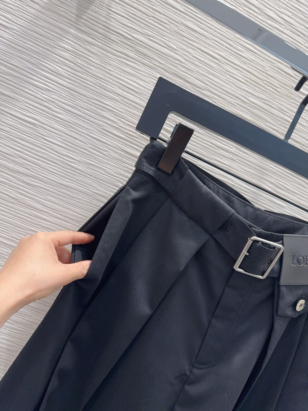 Loe**25fw new style trousers