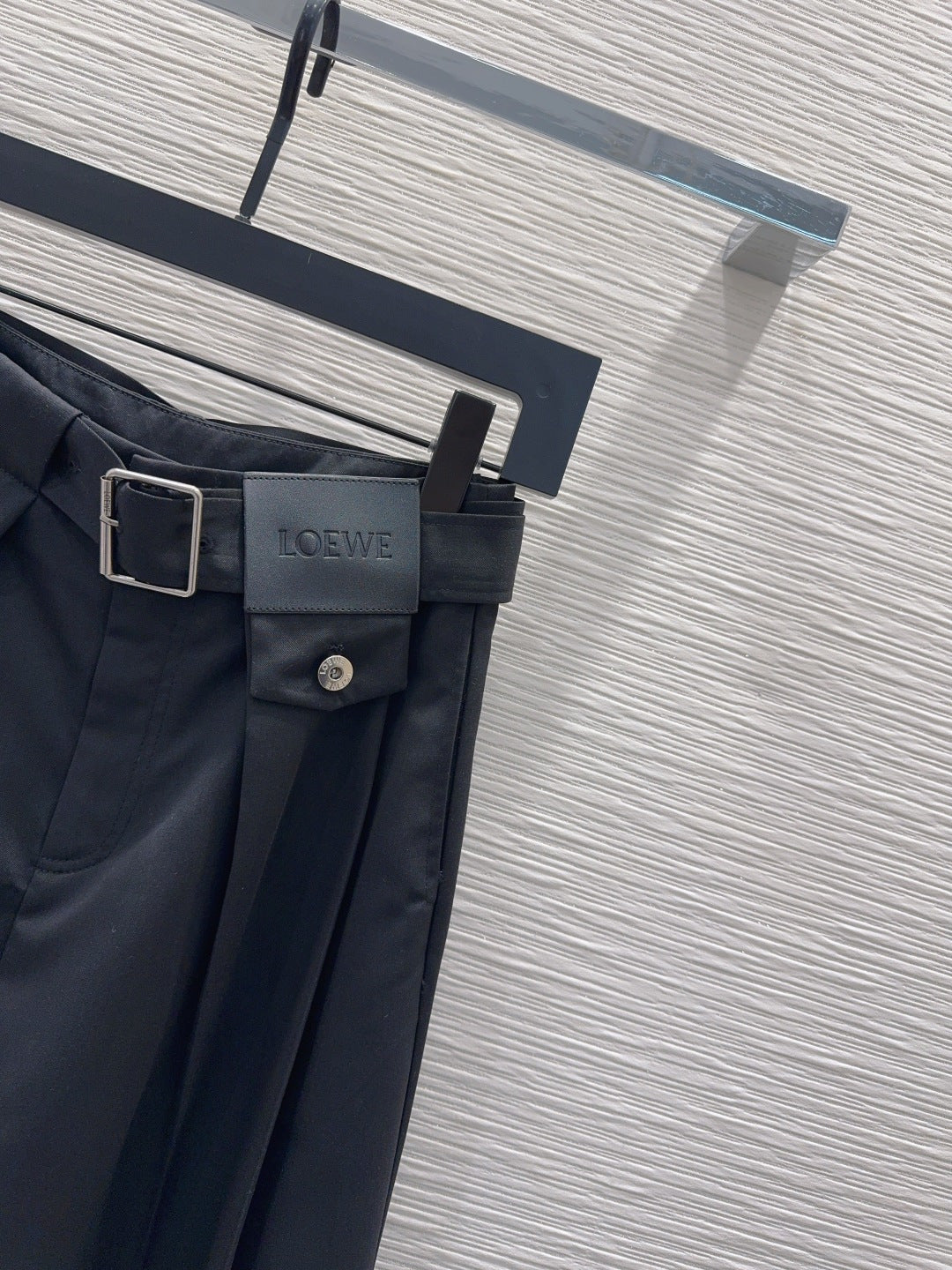 Loe**25fw new style trousers