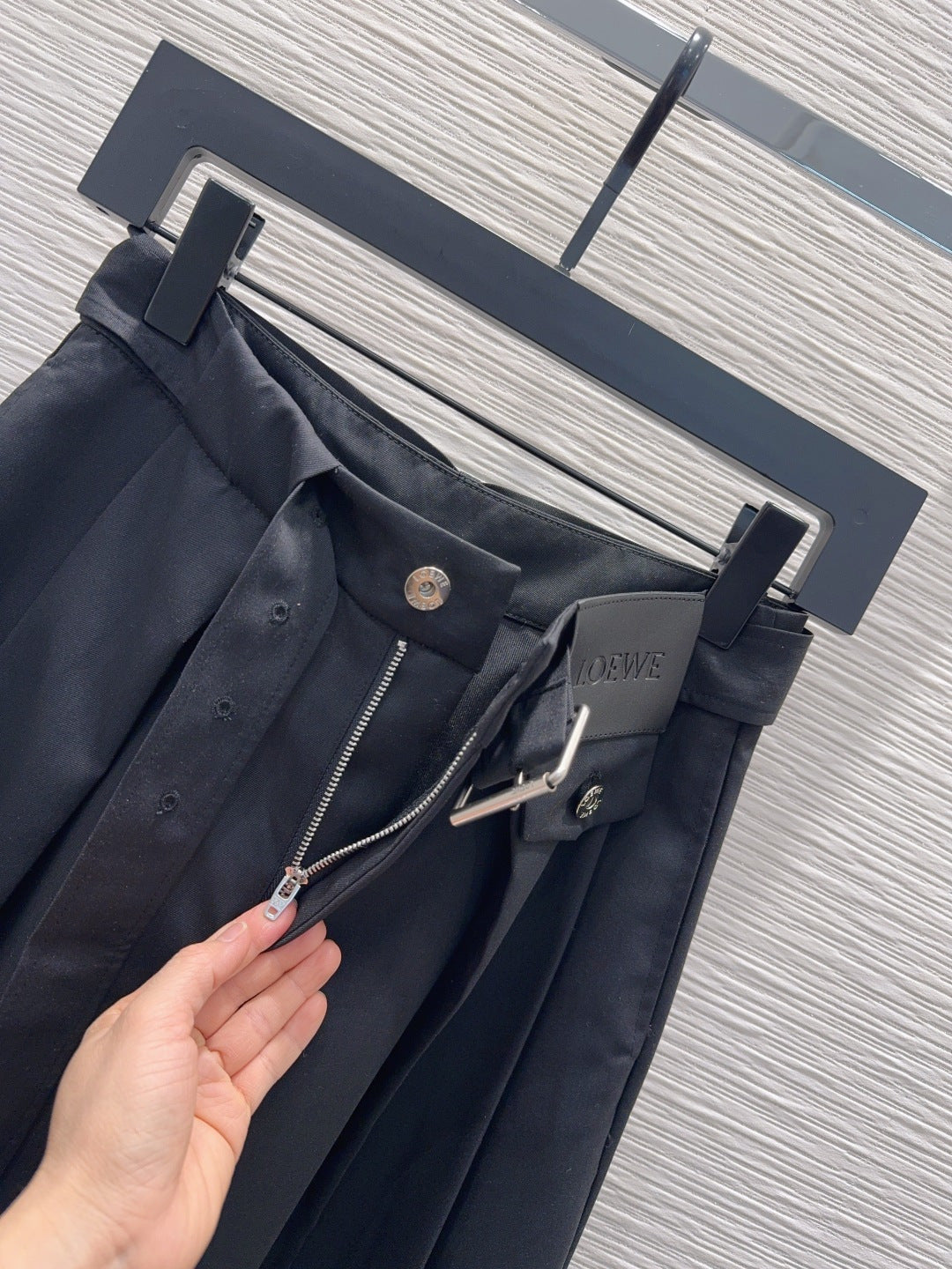 Loe**25fw new style trousers