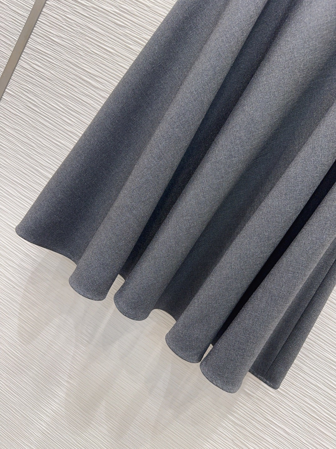 Cd 25fw straight-shoulder fitted waist suit with A-line skirt