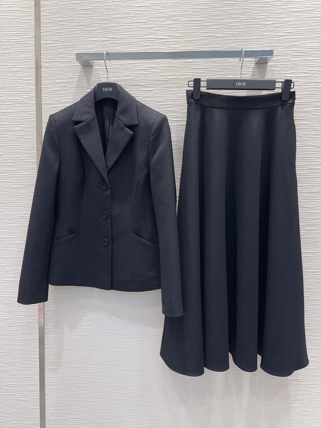 Cd 25fw straight-shoulder fitted waist suit with A-line skirt