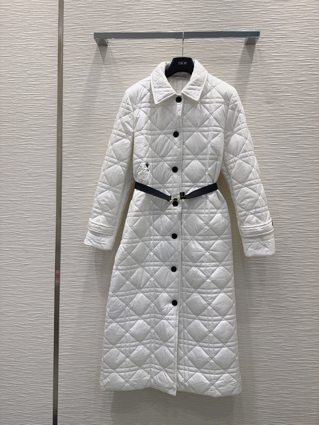 Cd 25fw long cotton-padded coat with quilted seams