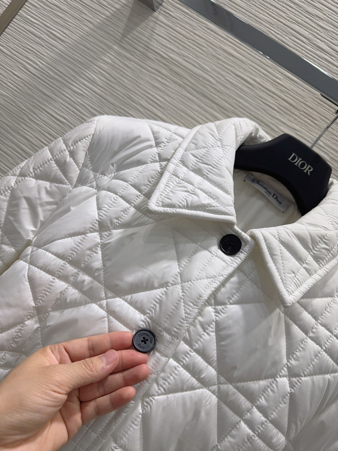 Cd 25fw long cotton-padded coat with quilted seams