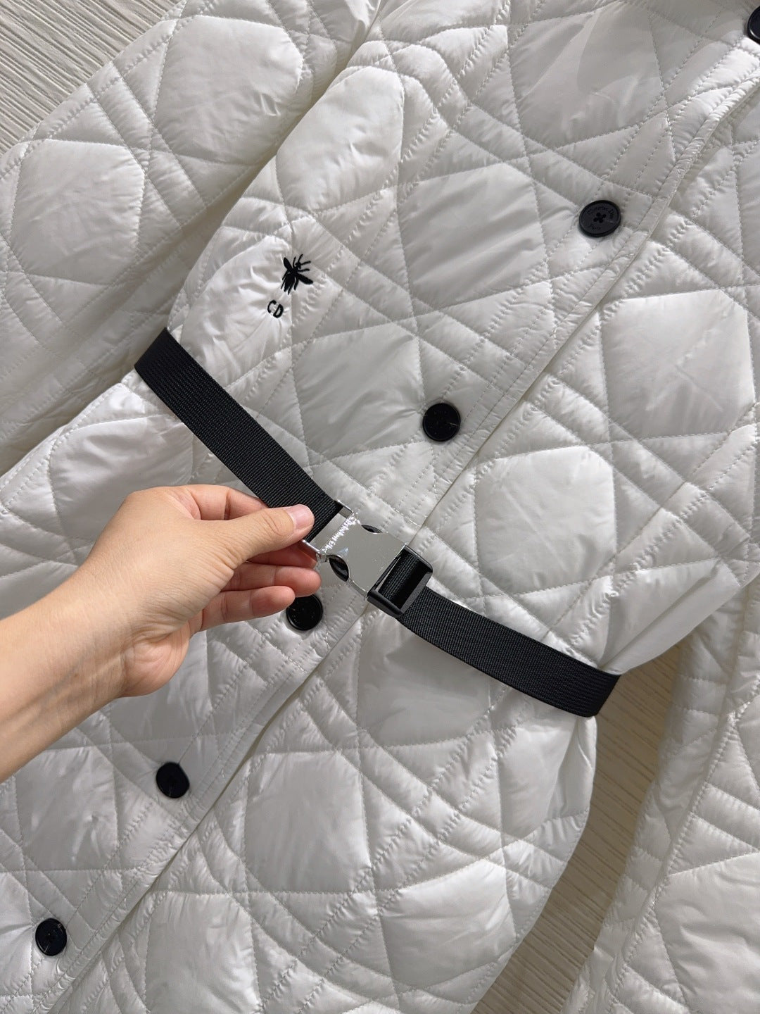 Cd 25fw long cotton-padded coat with quilted seams