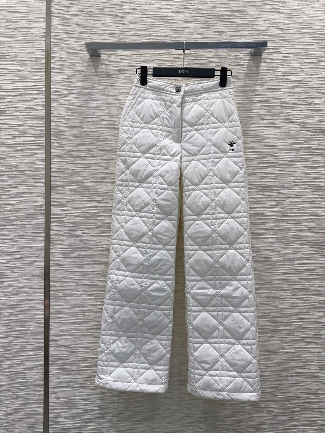 Cd 25fw long cotton-padded coat with quilted seams