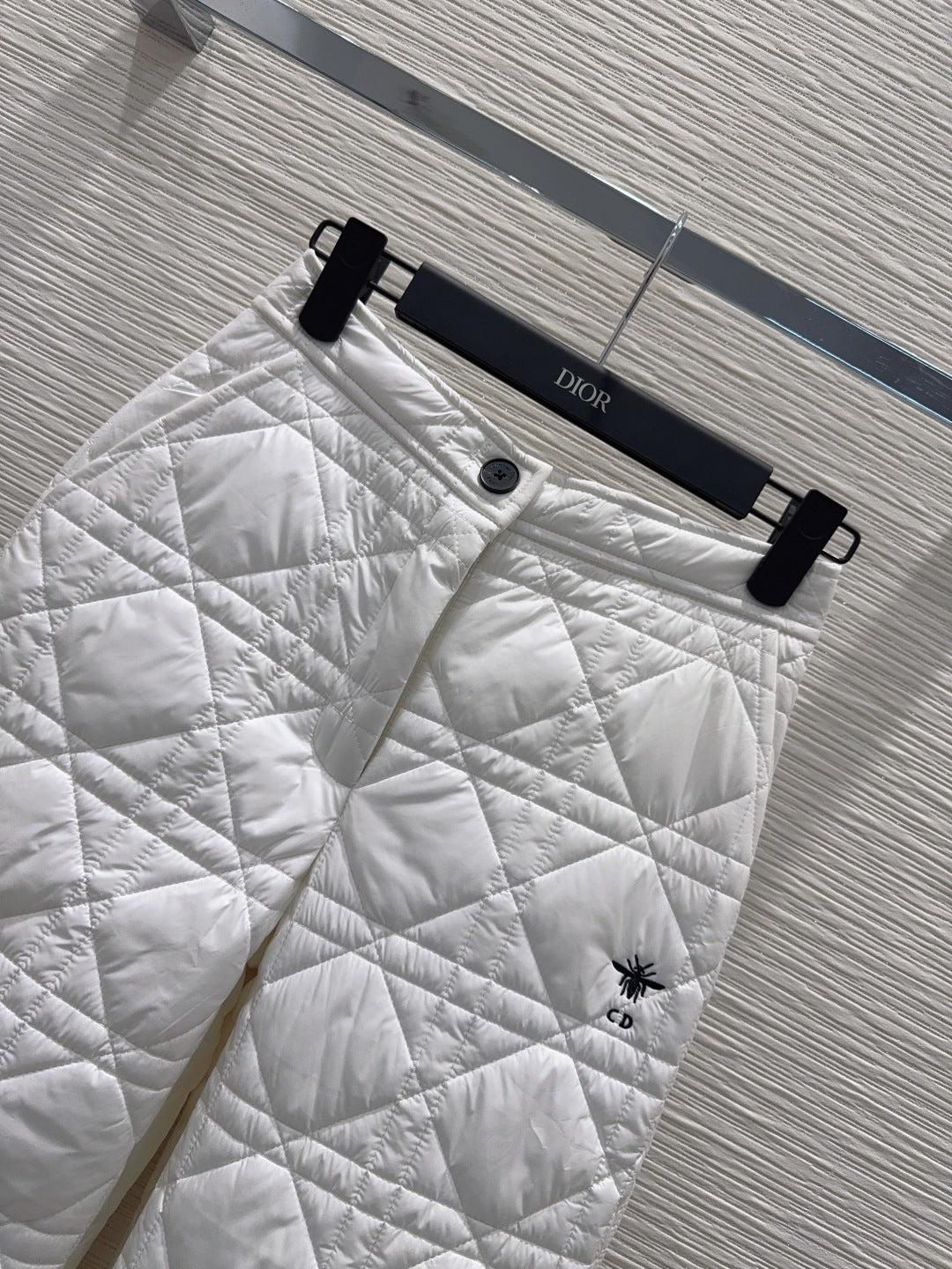 Cd 25fw long cotton-padded coat with quilted seams