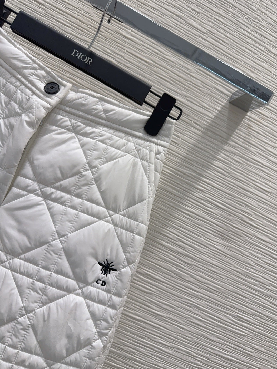 Cd 25fw long cotton-padded coat with quilted seams