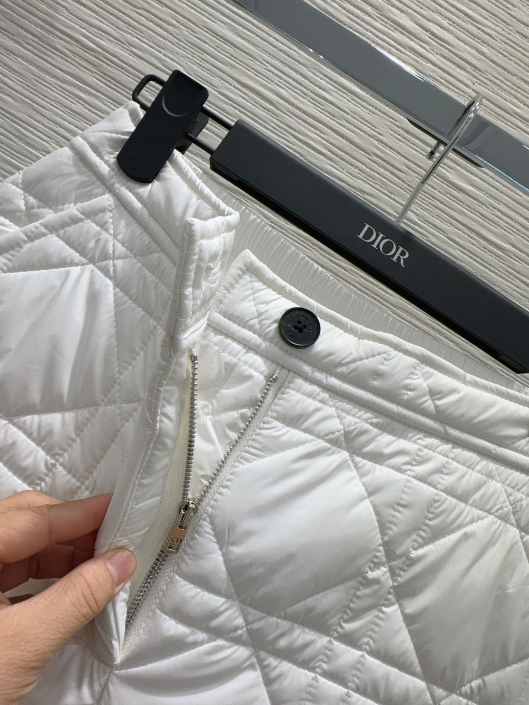 Cd 25fw long cotton-padded coat with quilted seams