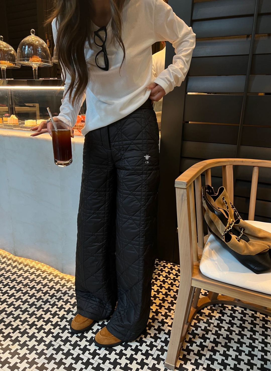 Cd 25fw long cotton-padded coat with quilted seams