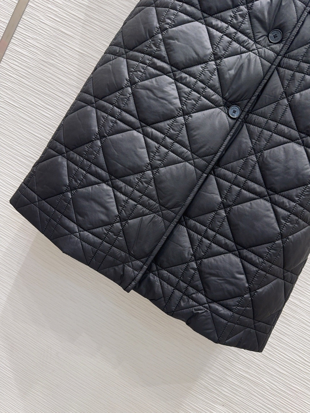 Cd 25fw long cotton-padded coat with quilted seams