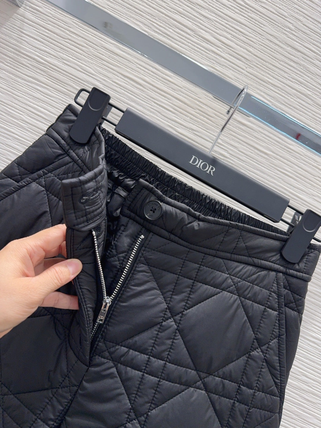 Cd 25fw long cotton-padded coat with quilted seams