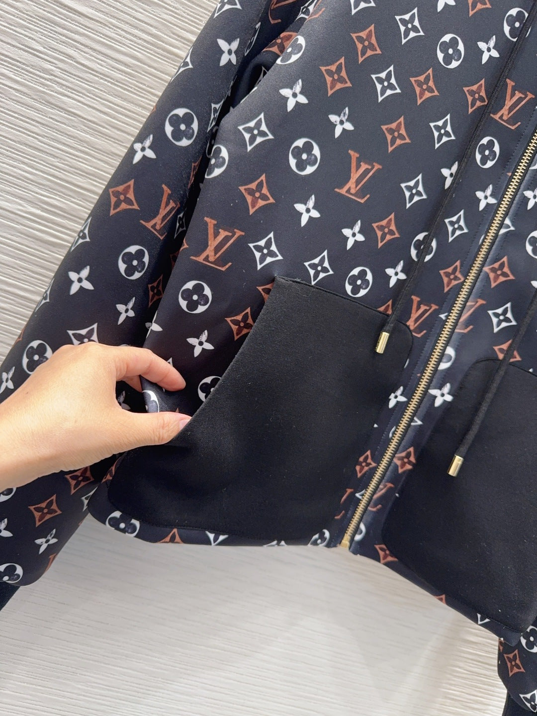 Lou 25fw New Air Layer Print Jacket