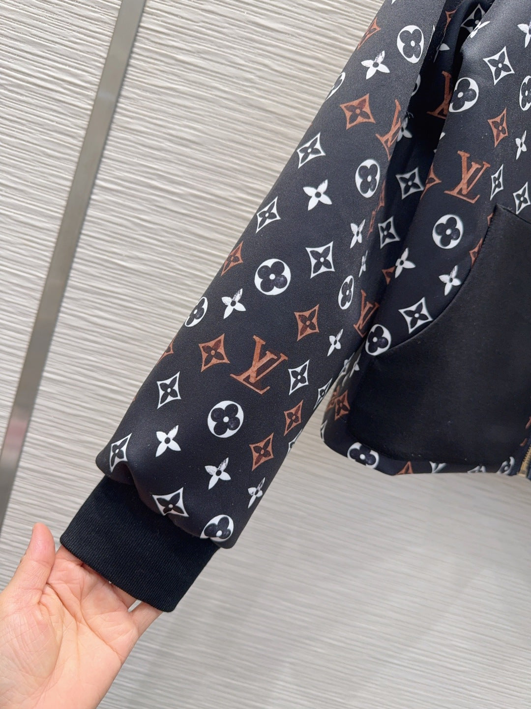 Lou 25fw New Air Layer Print Jacket