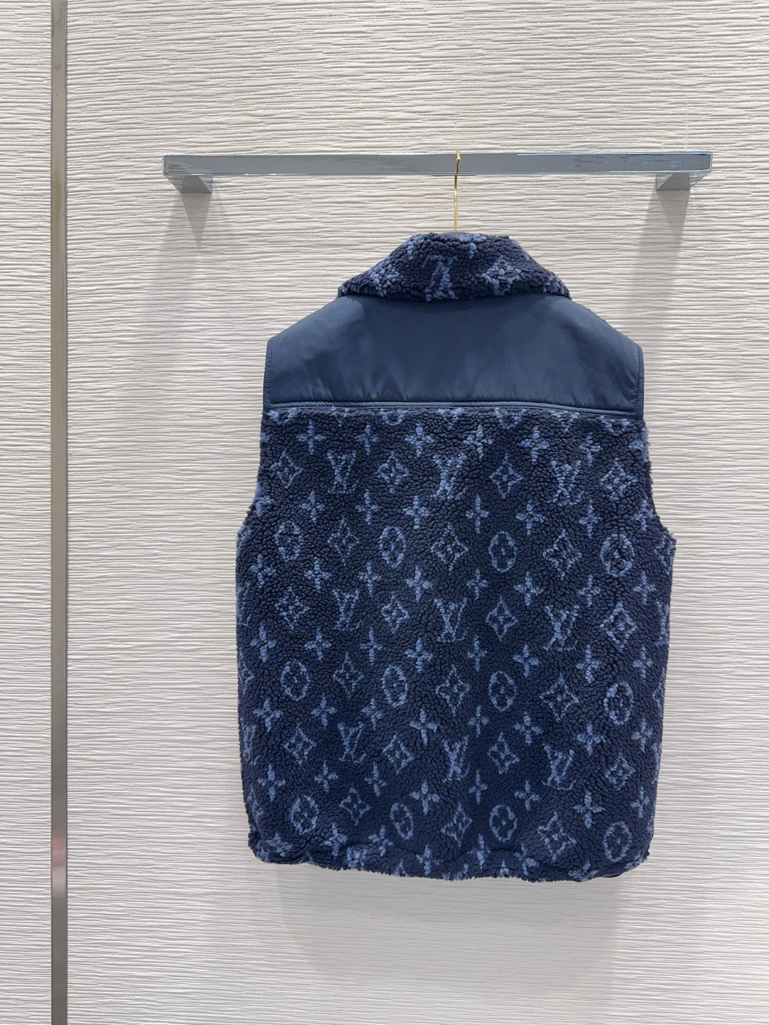 Lou**25fw new faux lamb wool vest