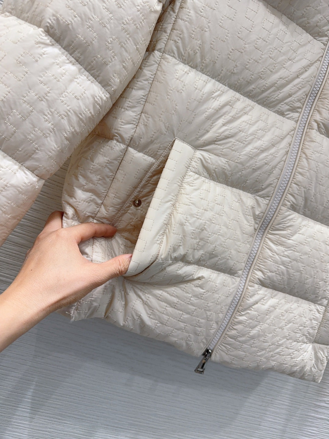 Moc**25fw new down jacket