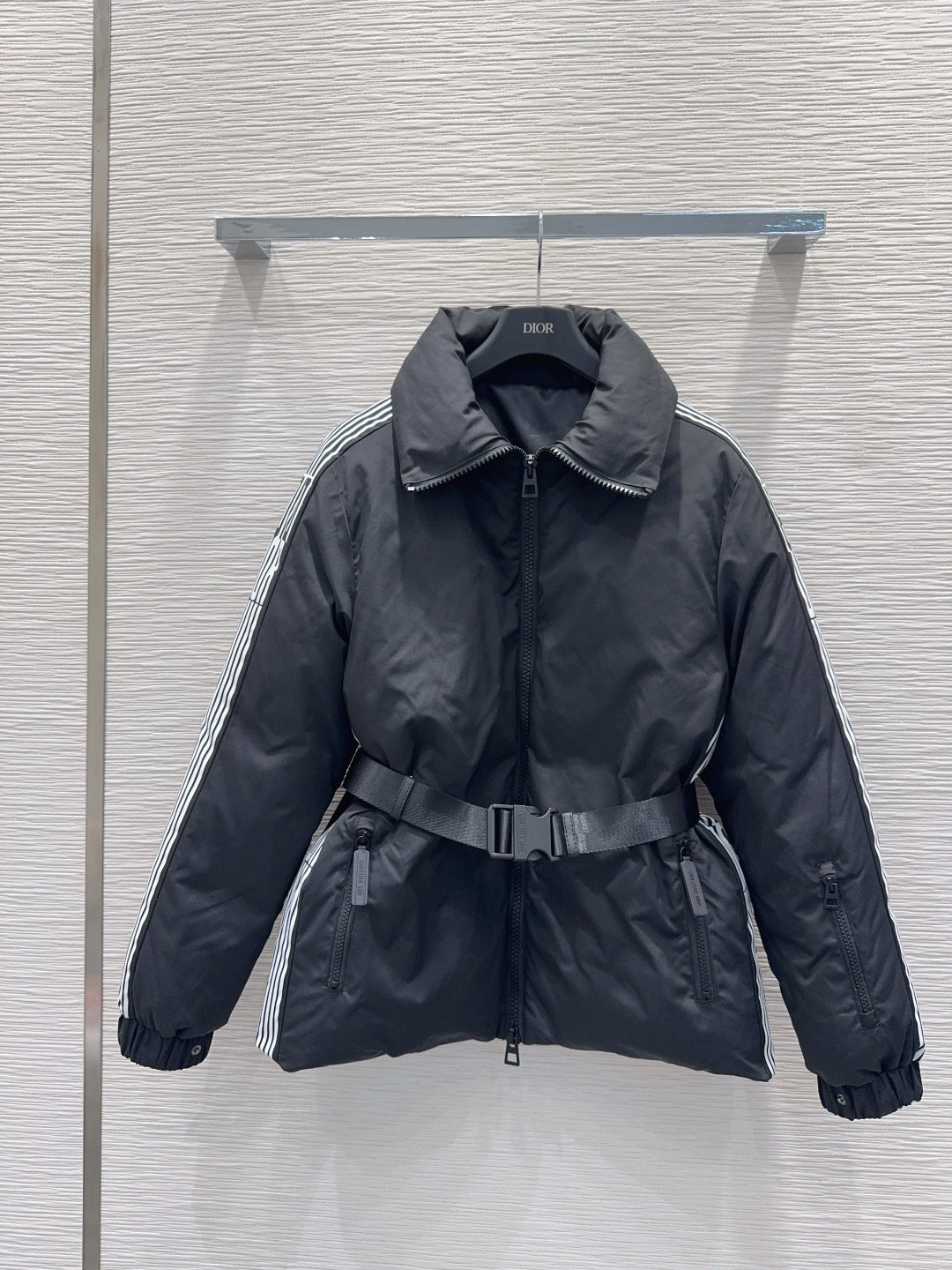 Cd 25fw casual and stylish down jacket