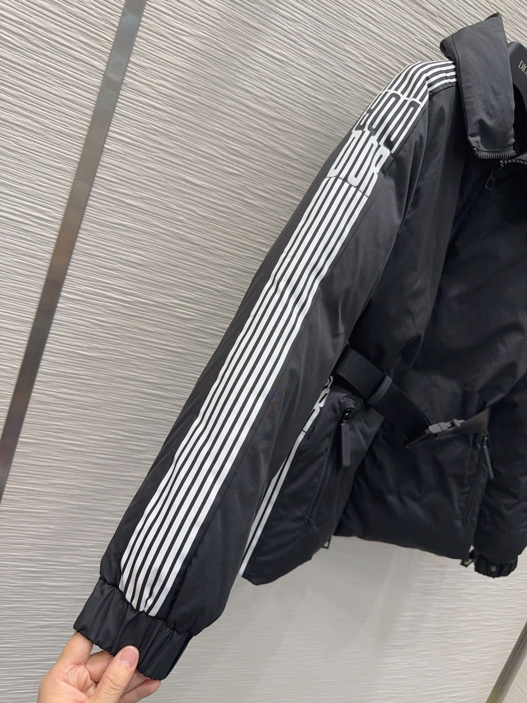 Cd 25fw casual and stylish down jacket