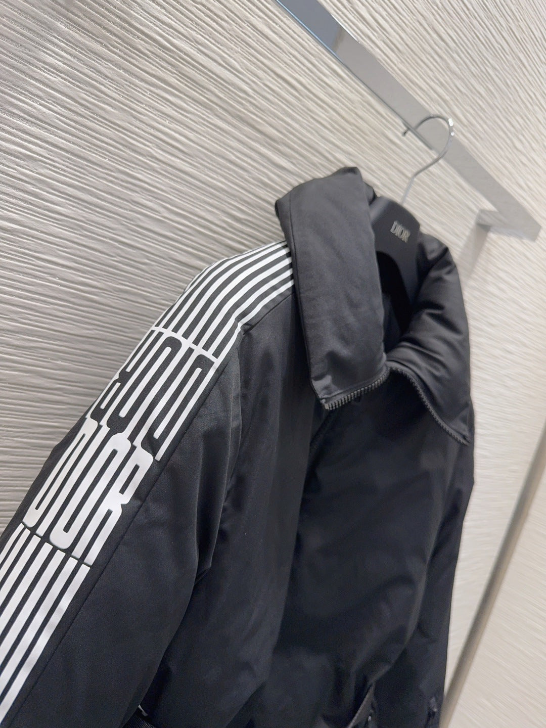 Cd 25fw casual and stylish down jacket