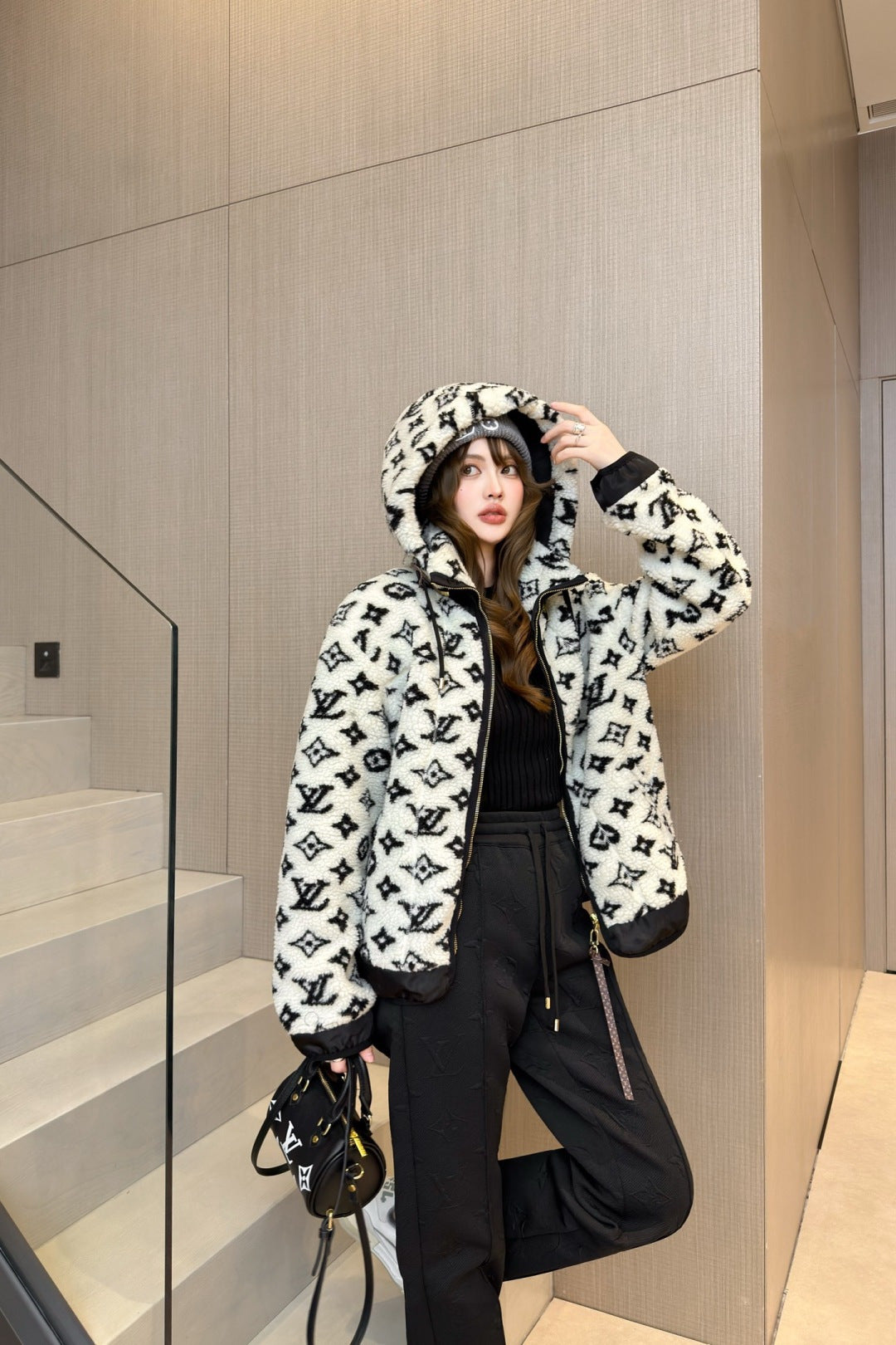 Lou 25fw hooded Teddy Sheepskin Jacket