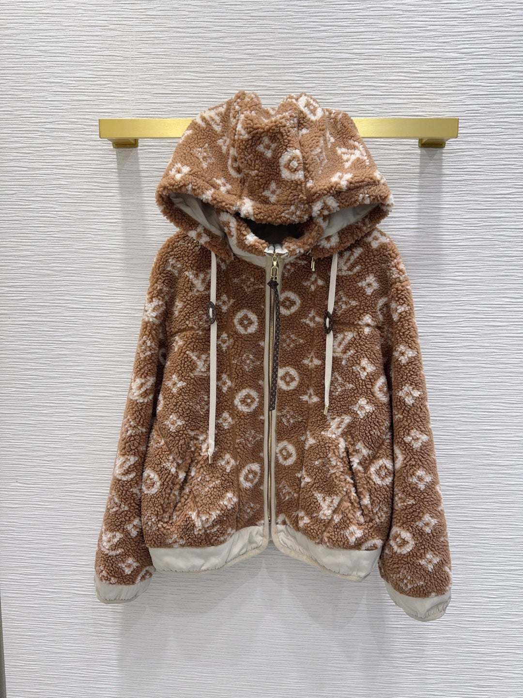 Lou 25fw hooded Teddy Sheepskin Jacket