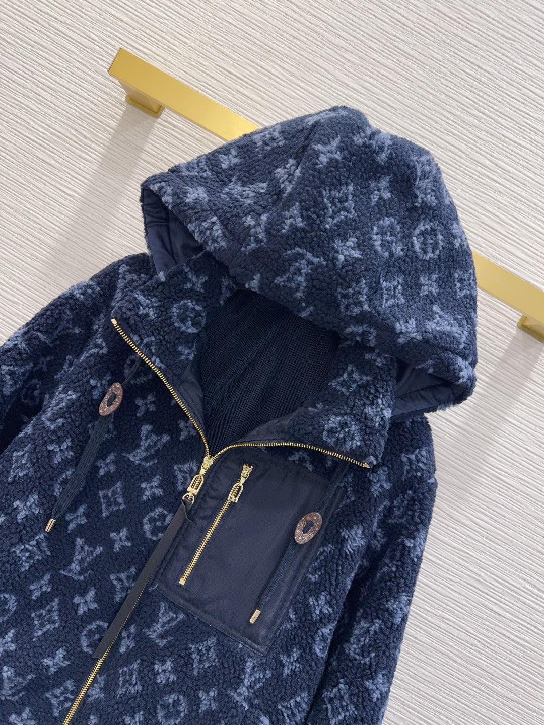 Lou 25fw hooded Teddy Sheepskin Jacket