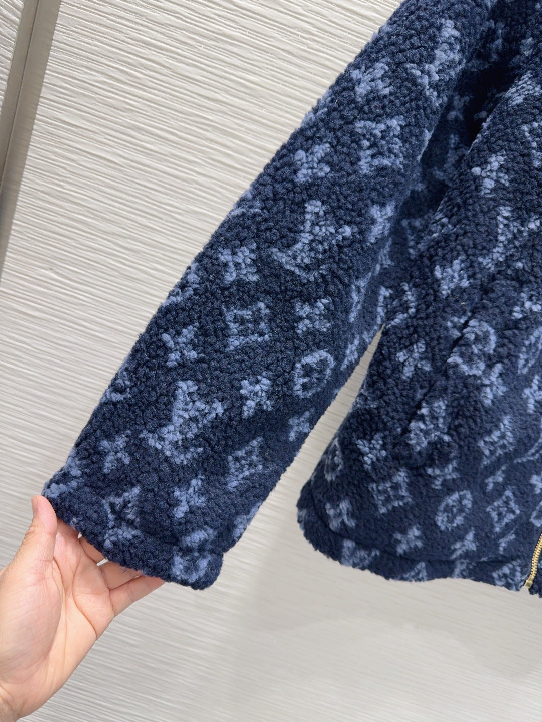 Lou 25fw hooded Teddy Sheepskin Jacket