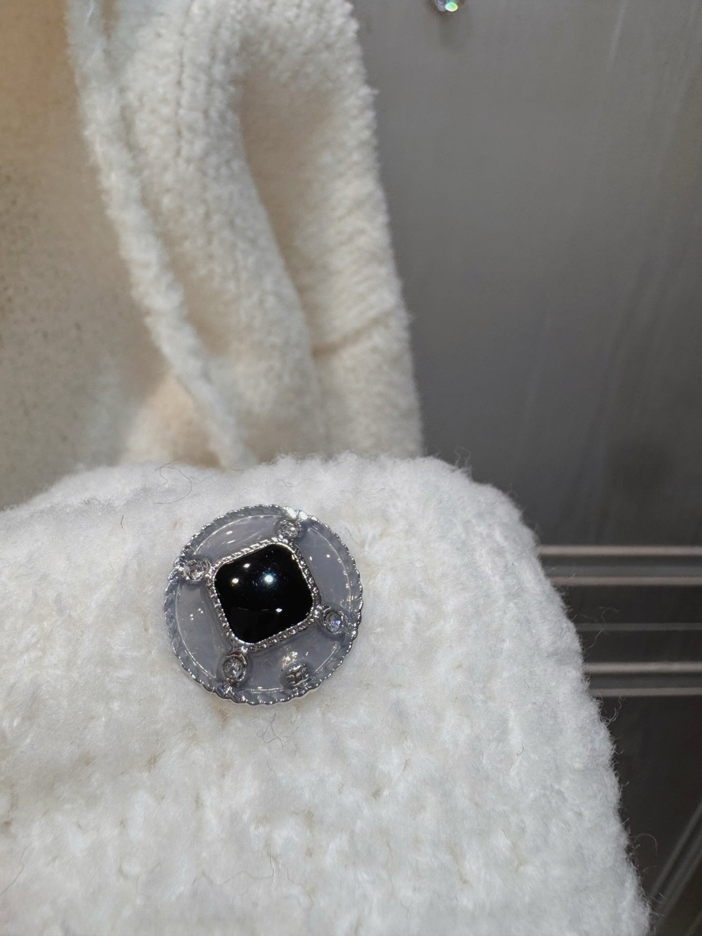 Cha**25N series hooded lambswool thick cardigan