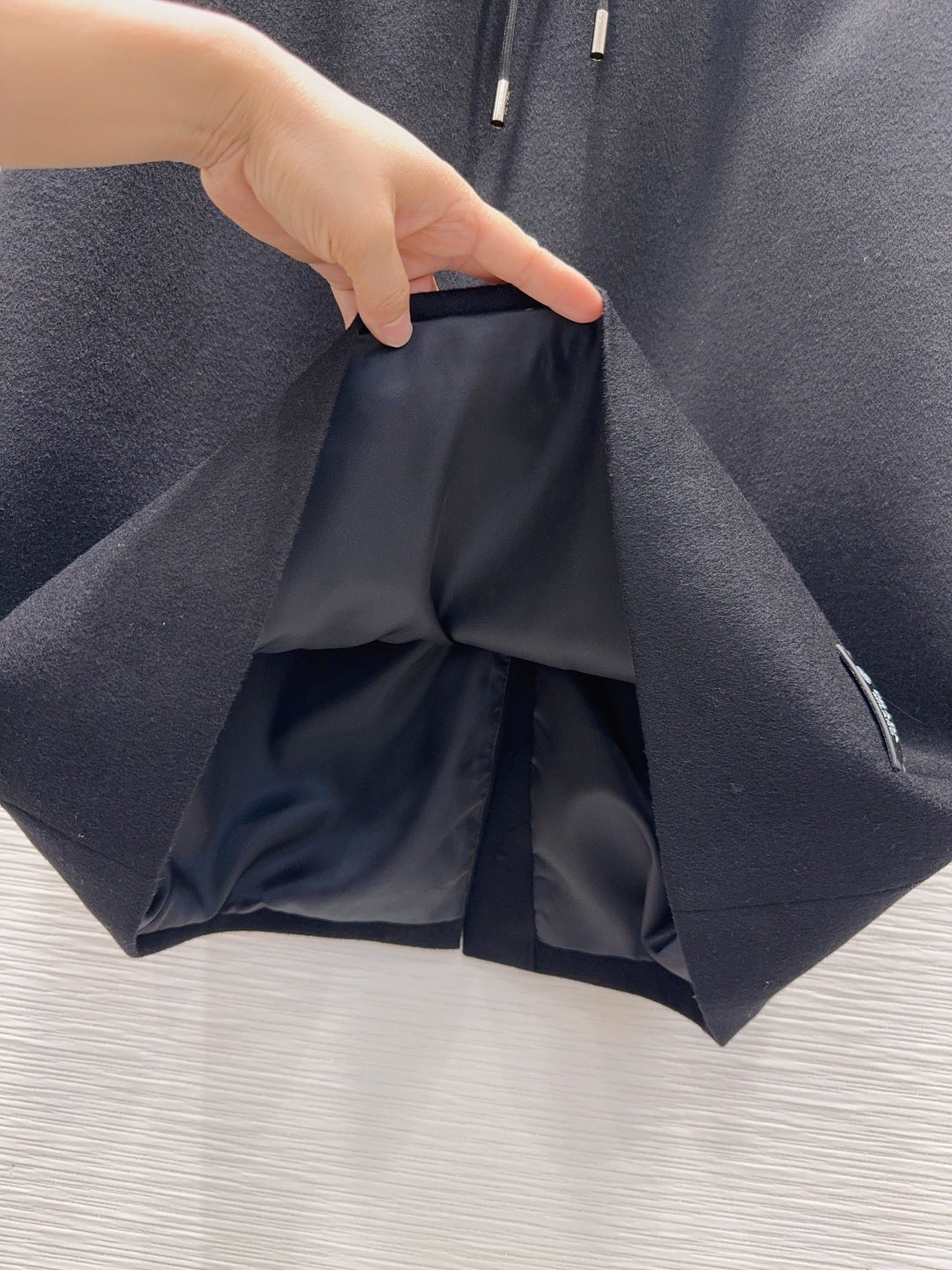 Pra 25fw the latest trendy midi skirt: classic and stylish.