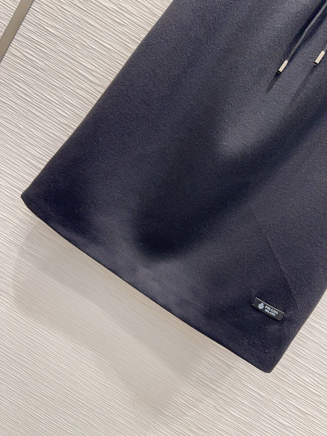 Pra 25fw the latest trendy midi skirt: classic and stylish.