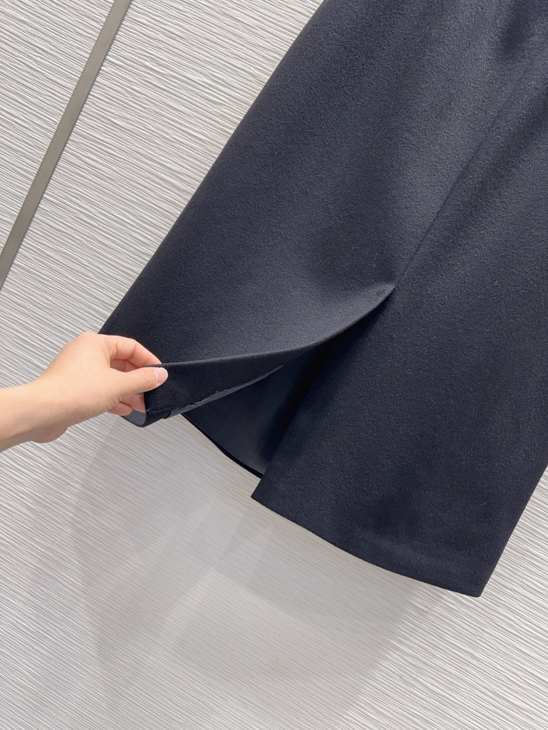 Pra 25fw the latest trendy midi skirt: classic and stylish.